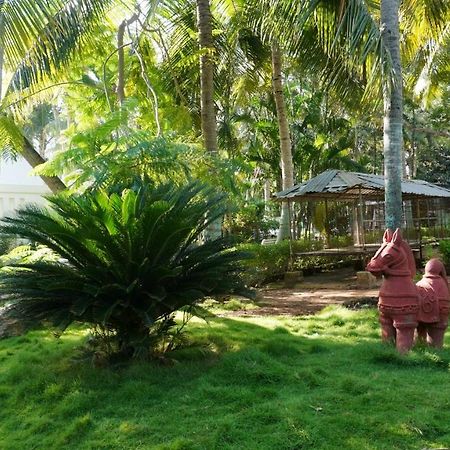 Rk Resorts Karaikal Esterno foto