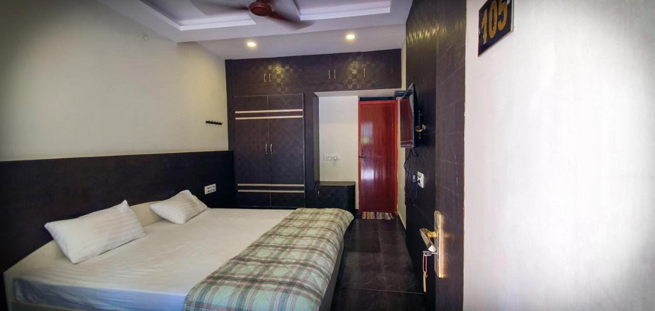 Rk Resorts Karaikal Esterno foto