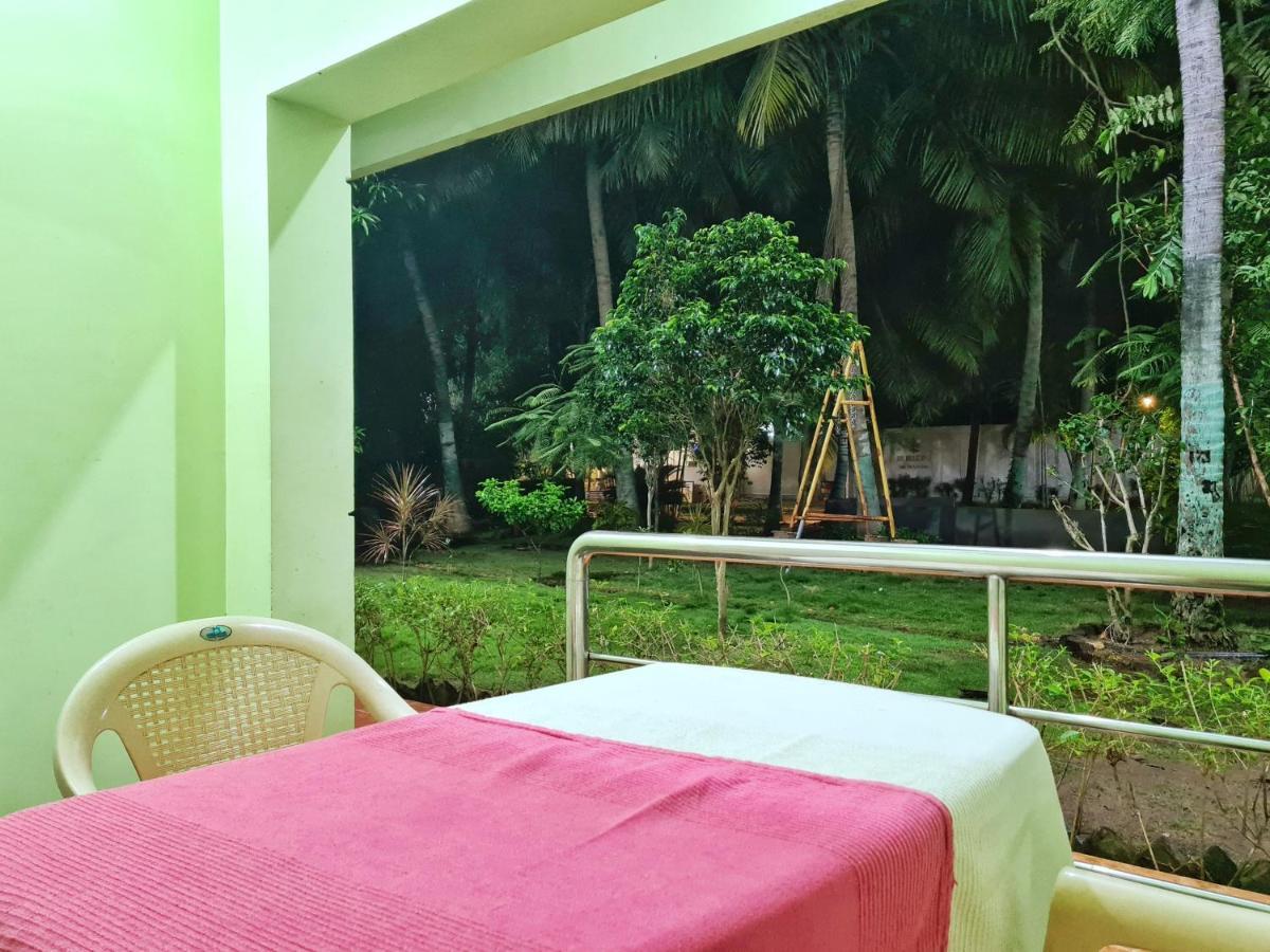 Rk Resorts Karaikal Esterno foto