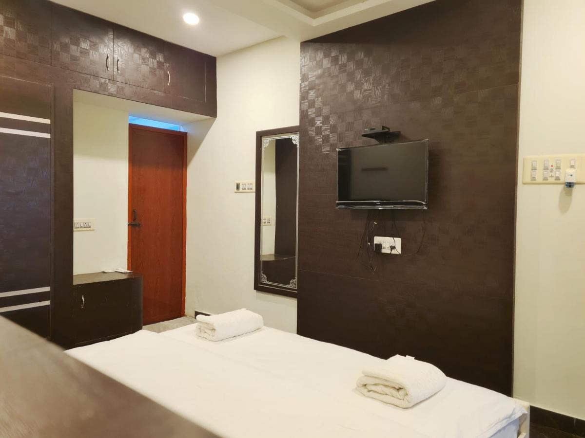 Rk Resorts Karaikal Esterno foto