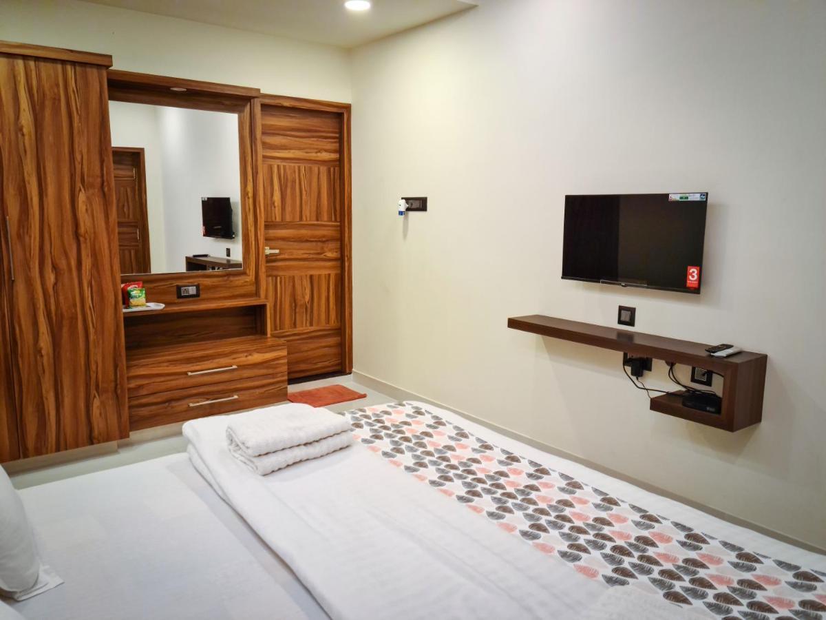 Rk Resorts Karaikal Esterno foto