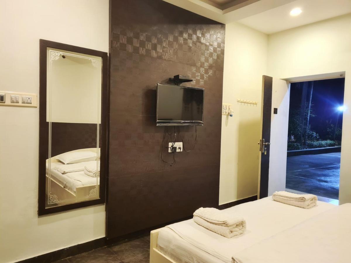 Rk Resorts Karaikal Esterno foto
